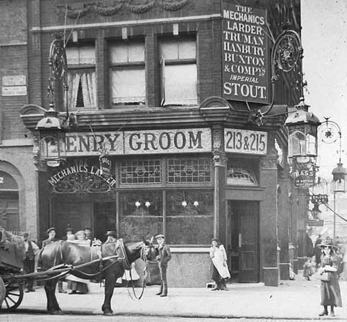 Picture of junction of Sidmouth Street and Grays Inn Road, London, circa 1910